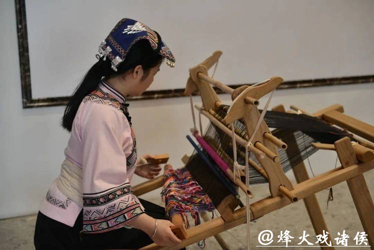 湖南张家界：“非遗+”赋能 土家织锦“织”出产业共富路