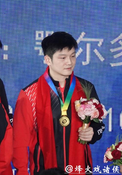 新冬能·场外音丨金雷：带意大利摘短道速滑首金，中国架桥人齐梦瑶凭啥成功