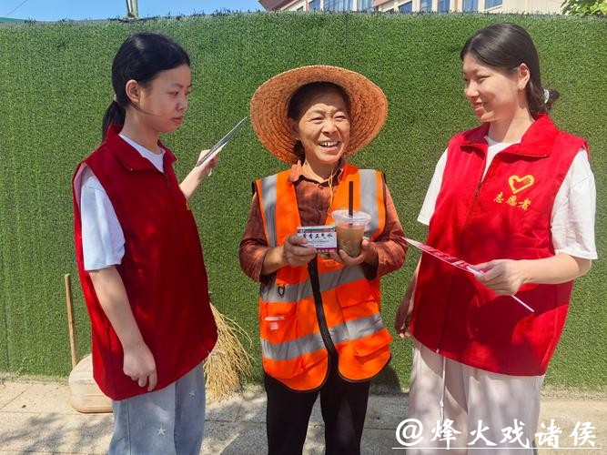 “青少年志愿者+专业社工”联动激活社区治理新动能 “青少年志愿者+专业社工”联动激活社区治理新动能