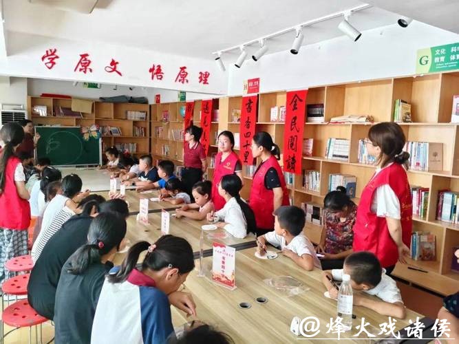 “青少年志愿者+专业社工”联动激活社区治理新动能 “青少年志愿者+专业社工”联动激活社区治理新动能